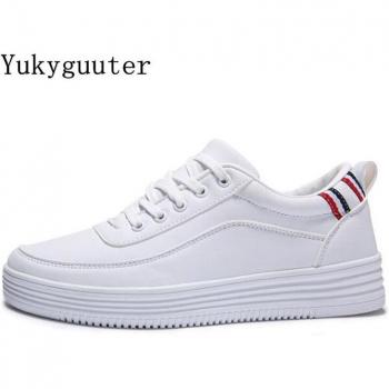 Sporty Women's Skateboarding Sneakers