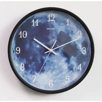 Reloj de pared moderno con luz LED