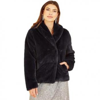 Veste wrap en fausse fourrure noire Yumi Yumi