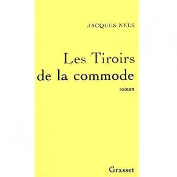 Les tiroirs de la commode