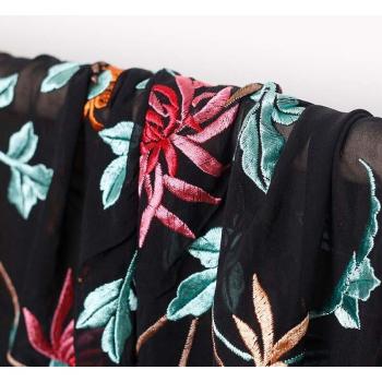 Telas de Primavera Georgette Negra con Bordado