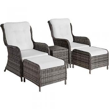 Poltrone in rattan con poggiapiedi e tavolo