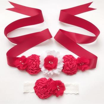 Cinturón Rojo con Adornos de Perlas y Flores
