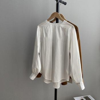 Einfache und elegante Damenbluse