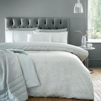 Portfolio Home King Silver Chevron Wave Quilt & Pillowcase Set