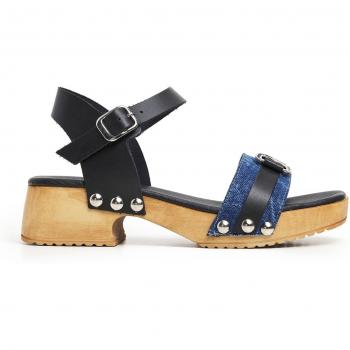 Sandalias de mujer con cierre de hebilla, detalle de tachuelas, tacón azul en piel y textil (Lois)