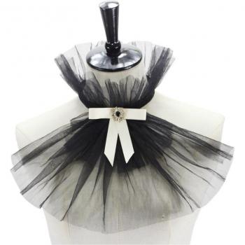 Jabot victoriano con collar desmontable y lazo de diamante