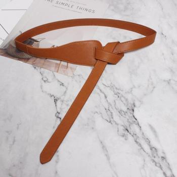 Cuir synthétique PU – Long, fendu, asymétrique, ceinture large