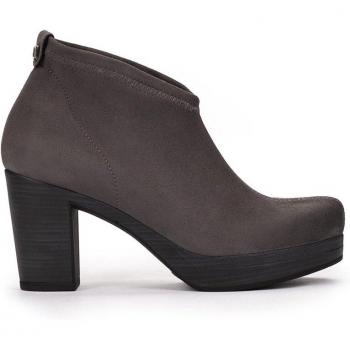 Botines de piel vegana color gris de Pedro Miralles
