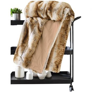Bugatti Tagesdecke mit Felloptik 150 cm × 200 cm – Weiche Wärme