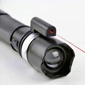 Linterna táctica con láser rojo y zoom recargable