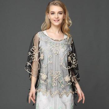 Veste poncho surdimensionnée en dentelle