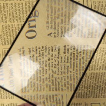 Loupe de lecture x3 180mm en PVC