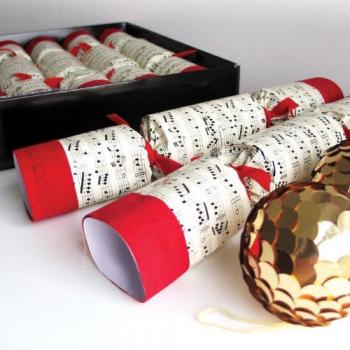 Red Holiday Robin Reed Paper Crackers