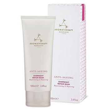 Ritual Noturno de Regeneração Facial com Sementes de Morango
