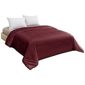Fade Resistant Single Bed Microfibre Duvet Cover in Burgundy by STRATO BEDDING