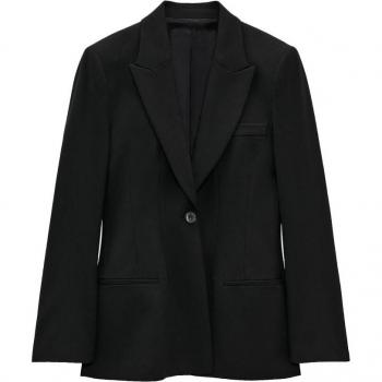 Traje de otoño 2022 con estilo sofisticado