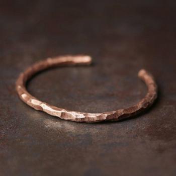 Cobre Martillado Unisex – Estilo Rebelde