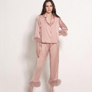 Two-Piece Women's Pajamas with Feather Design