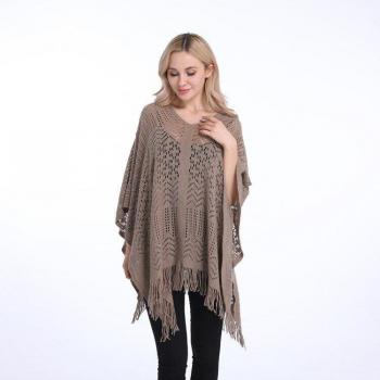 Poncho de Mujer en Algodón con Detalles de Borlas y Talla Plus