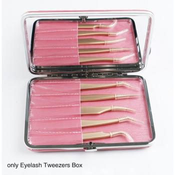 Boîte de rangement pour accessoires de maquillage avec pinces à cils