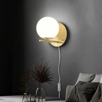 Illuminazione a Sfera in Ottone e Vetro con Levetta Interruttore