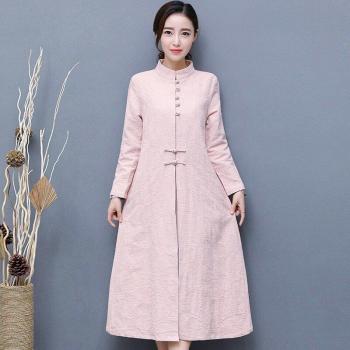 Atuendo Primavera/Otoño: Vestido de Lino y Bata con Hebillas
