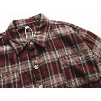 Freundliches Baby Jungen Hemd im Herbstlook