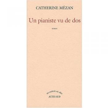 Pianiste vue de dos (un)