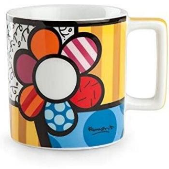 Tutti e tre i nomi si riferiscono allo stesso prodotto, ma utilizzano termini leggermente diversi per descriverlo. Il primo nome sottolinea il motivo floreale del design Britto, mentre il secondo e il terzo nome si concentrano sul fatto che la tazza sia r