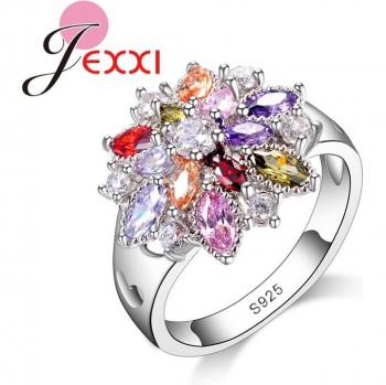 Joya Brillante: Anillo de Crystalline CZ en Plata Esterlina