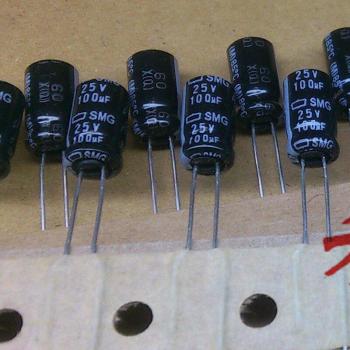 Condensadores Electrolíticos 100µF 25V 6.3x11mm CHEMI-CON SMG (50 Uds) Original Japonés