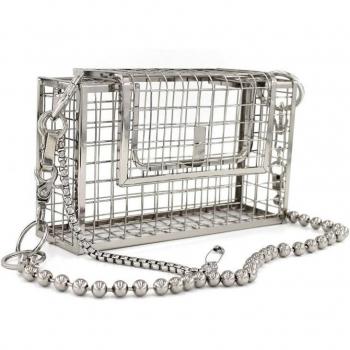 Bolso de mano tipo clutch metálico