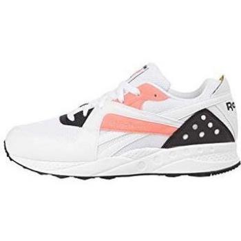 Reebok Classic Pyro Sportschuhe – Weiß mit rosa Sternen und goldenen Akzenten, EU 37,5