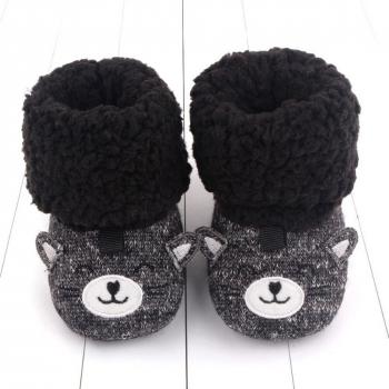 Flauschige Winterstiefel für kleine Entdecker