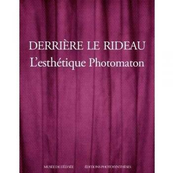 Derrière le rideau