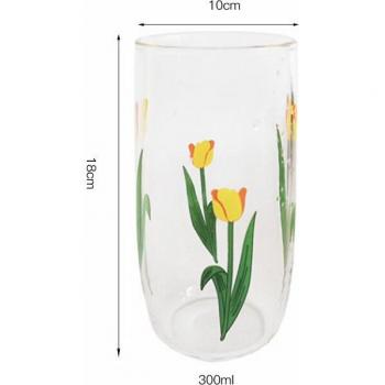 Taza de Agua con Flor de Tulipán Oriental