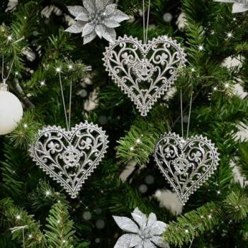 Luminous Love Trident – Silver Ornate Hearts