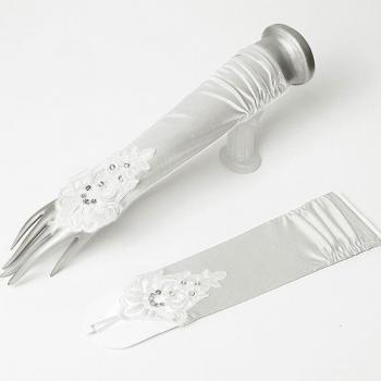 Gants longs pour robe nuptiale : dentelle, paillettes, crochet et petites fleurs froissées