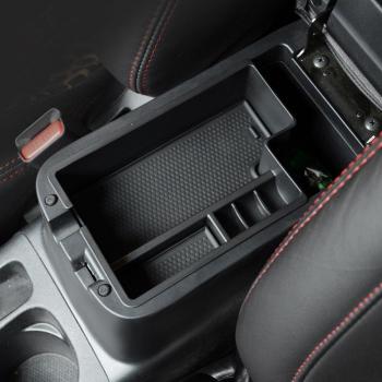 Accoudoir multifonction Mitsubishi