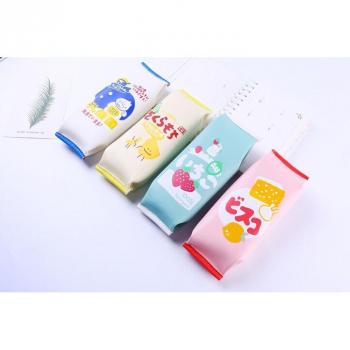 Mochila Kawaii: Estuche de Lápices y Aperitivos
