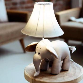 Lampada Bobby l'Elefante 470 lm