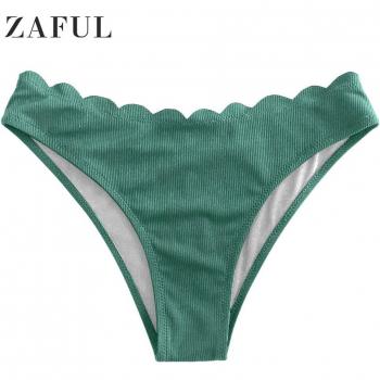 Bikini Acanalado con Detalle de Ribete Festoneado