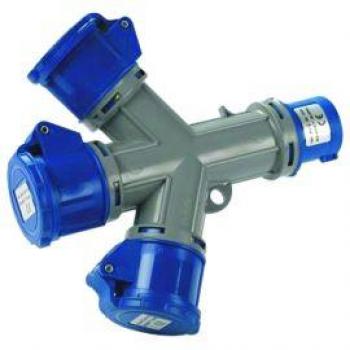 Adattatore triplo CEE 2P+T blu