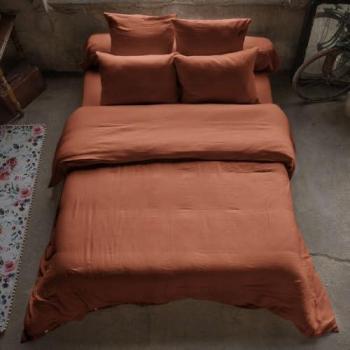 Capa nórdica 200x200 cm en gauza terracota con tono naranja