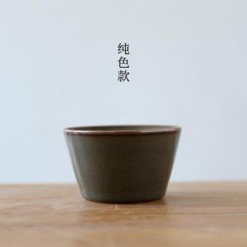 Cerámica Verde Jingdezhen: Taza Grande y Manos Expertas