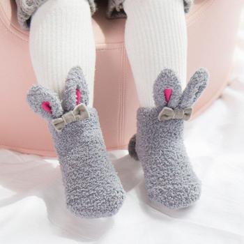 Modèle de chaussette en velours pour fille avec animal mignon