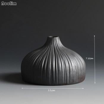 Simple Black Ceramic Vase