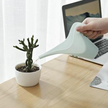 Plastic Watering Bottle with Narrow Mouth for Home Use