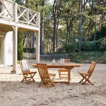 Conjunto de Exterior Acacia Oval con Sillas Capri